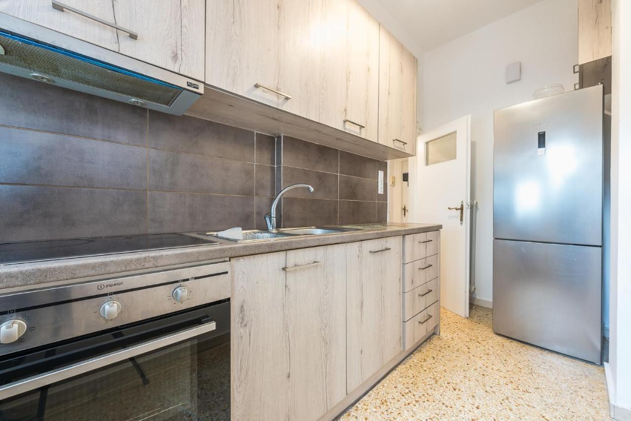 Victoria Sun Apartments Athena Bagian luar foto